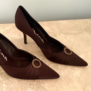 Stunning Pair of Nina Brown Dressy Pumps, Size 4-1/2, EC